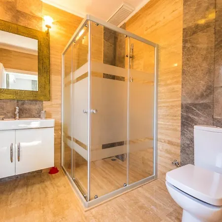 Alanya Sleeps 14 With Pool Air Con And Wifi