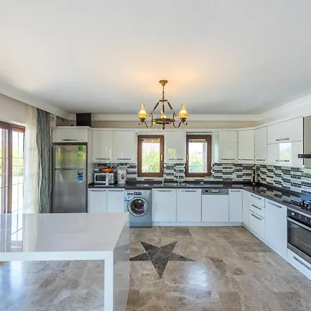 Alanya Sleeps 14 With Pool Air Con And Wifi Villa Çandır