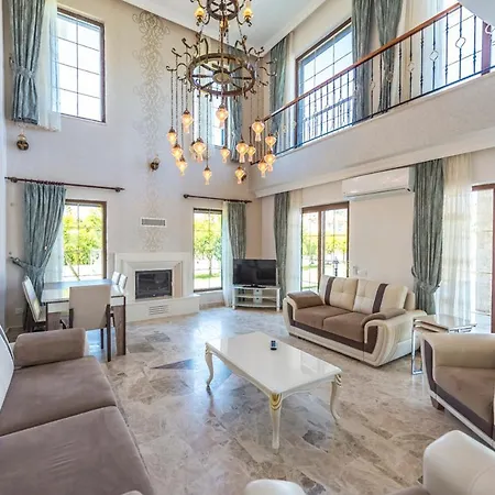 Alanya Sleeps 14 With Pool Air Con And Wifi Villa